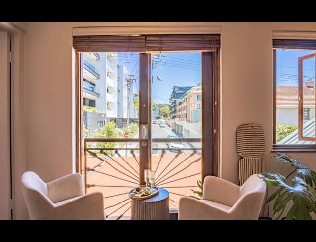 1 BEDROOM APARTMENT FOR SALE IN SEA POINT